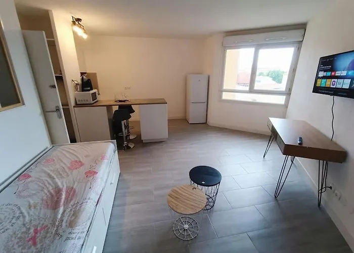 Appartement Tout Equipe 2 A 4 Couchages St Charles