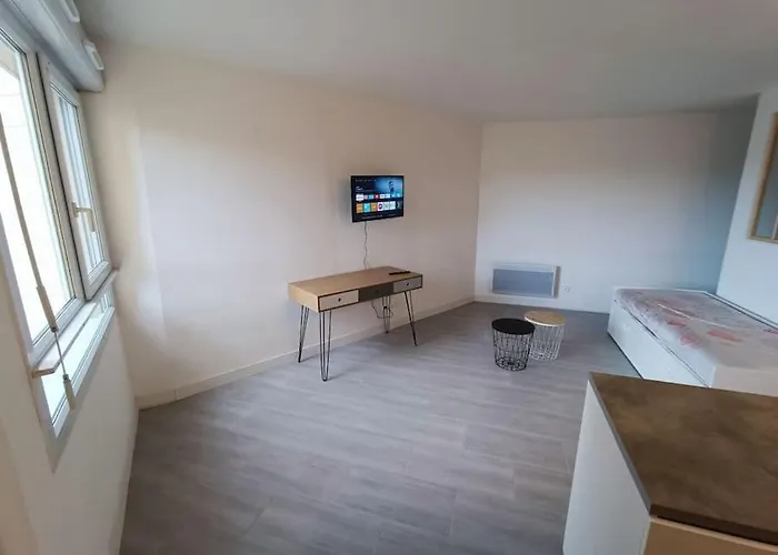 Appartement Tout Equipe 2 A 4 Couchages St Charles