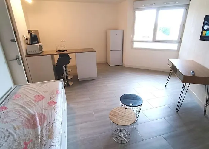 Appartement Tout Equipe 2 A 4 Couchages St Charles
